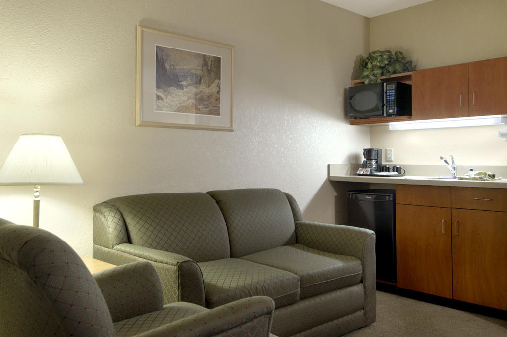 Days Inn By Wyndham Red Deer Bilik gambar