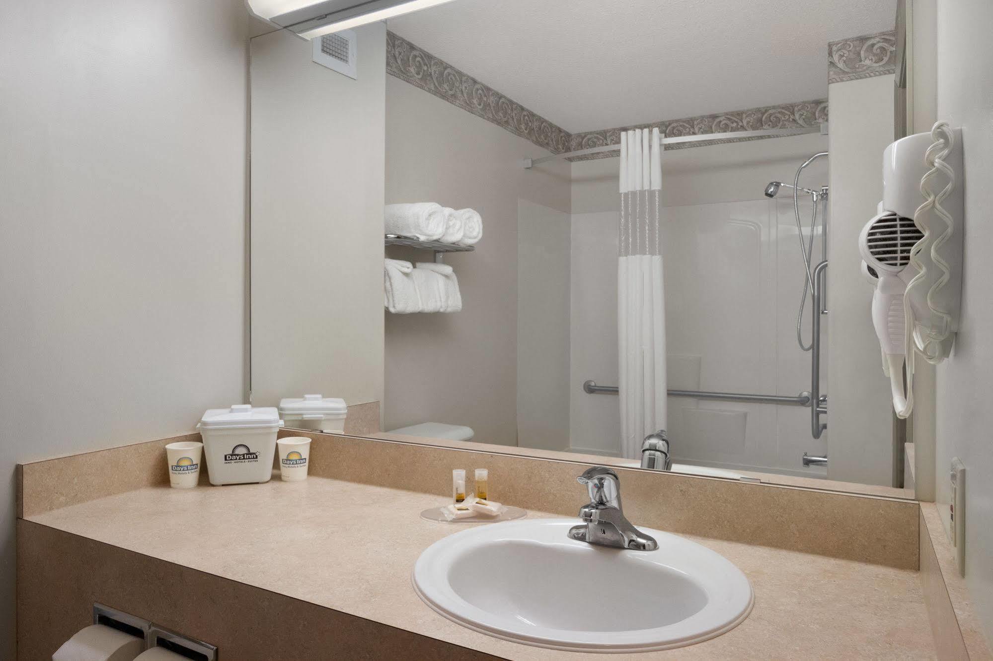 Days Inn By Wyndham Red Deer Luaran gambar