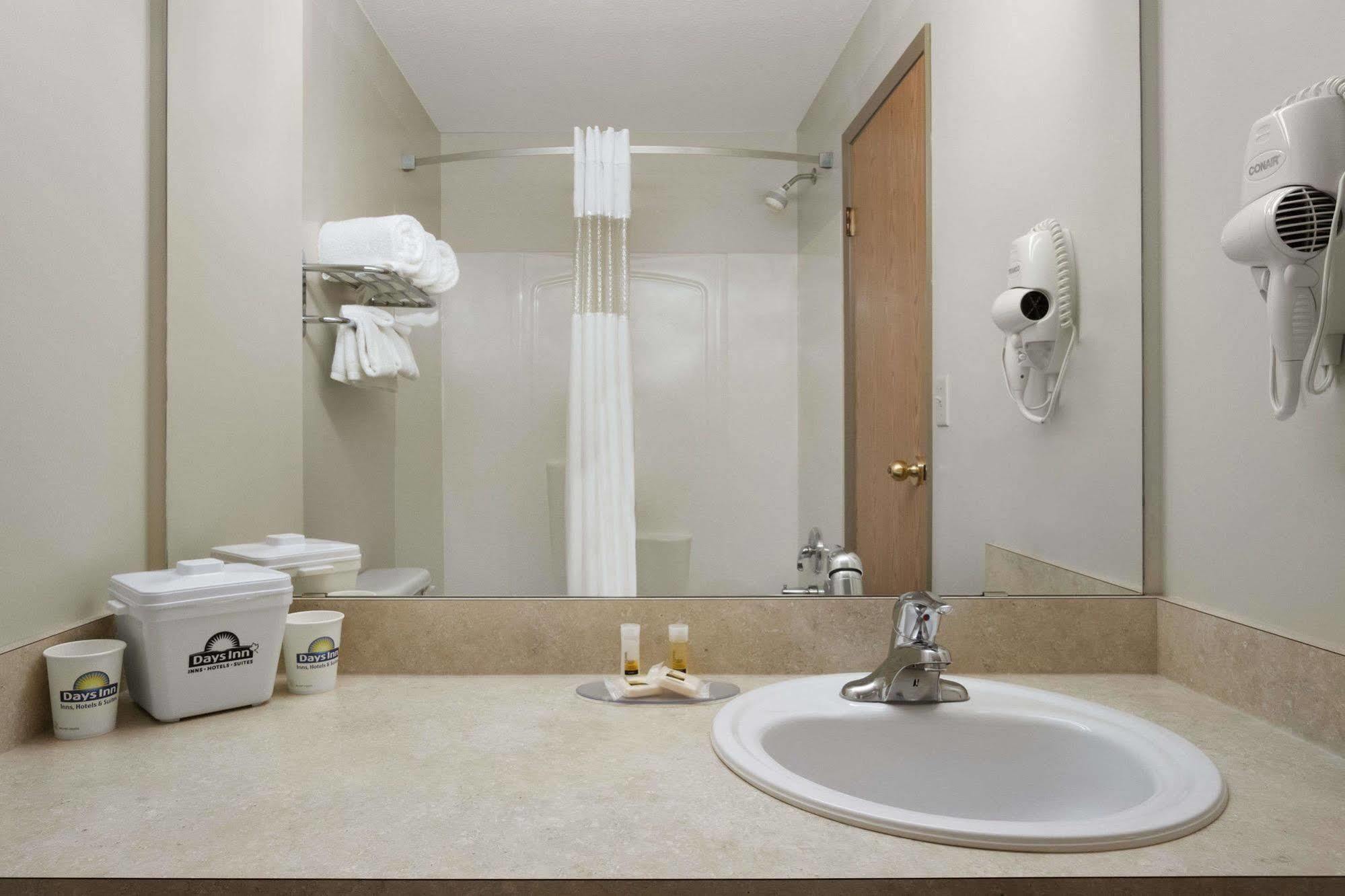 Days Inn By Wyndham Red Deer Luaran gambar
